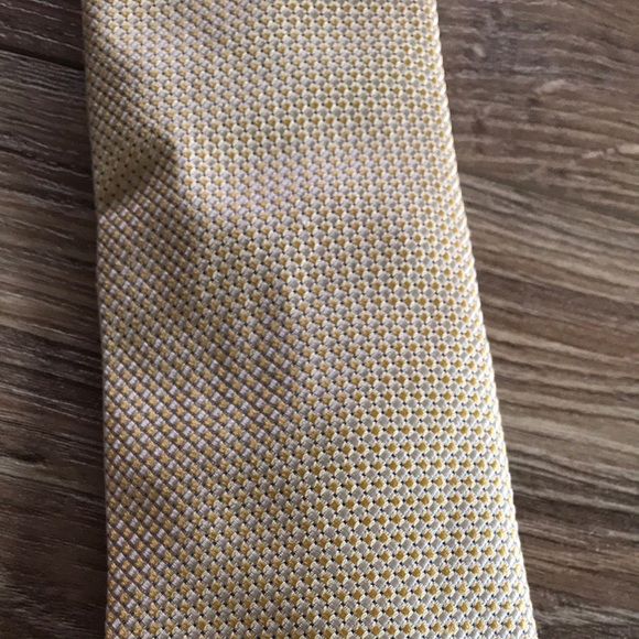 👔 DONATED Jones New York Yellow Tie 👔 - Picture 2 of 4